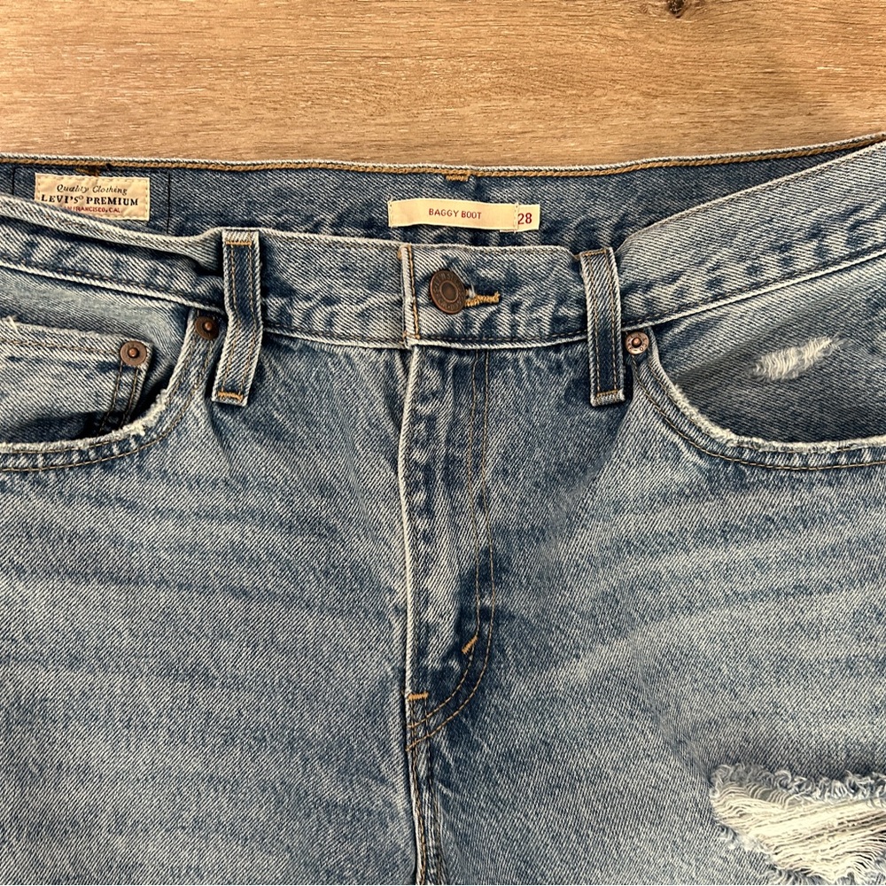 Levi’s Baggy Bootcut Jeans